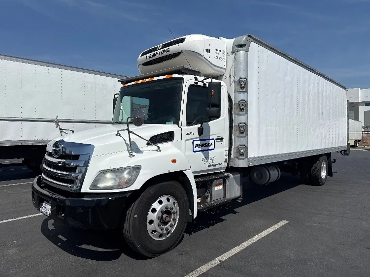 2018 Hino 338 in Torrance, CA — photo 3