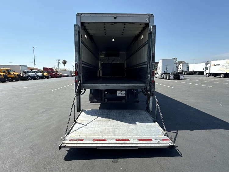 2018 Hino 338 in Torrance, CA — photo 9