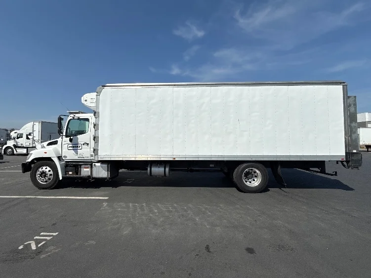 2018 Hino 338 in Torrance, CA — photo 4