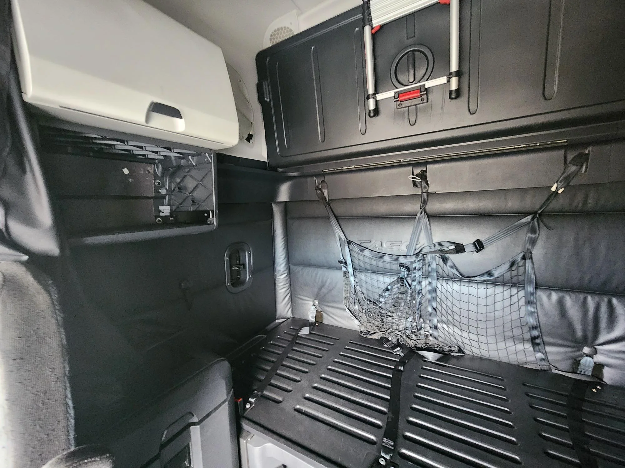 2023 Freightliner Cascadia in French Camp, CA — photo 15