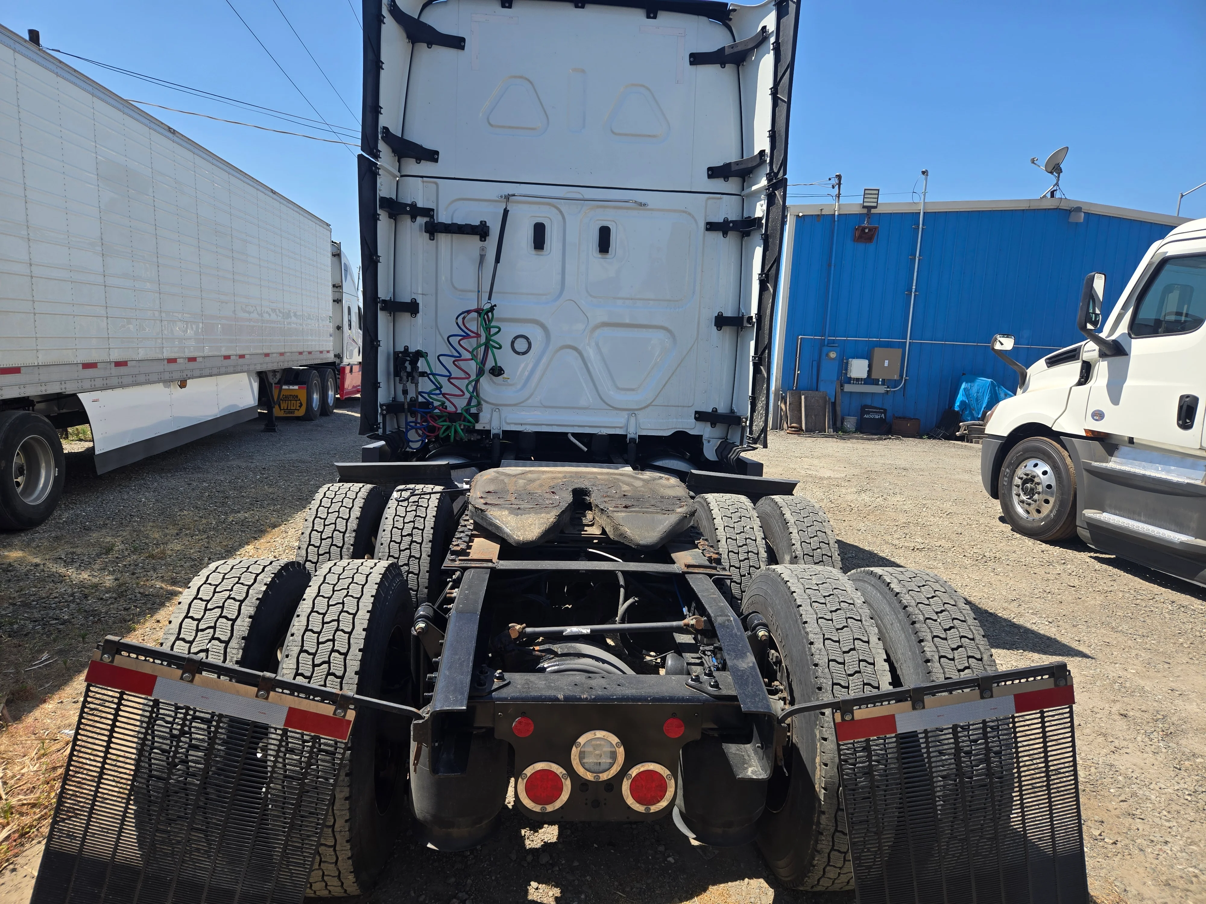 2023 Freightliner Cascadia in French Camp, CA — photo 5