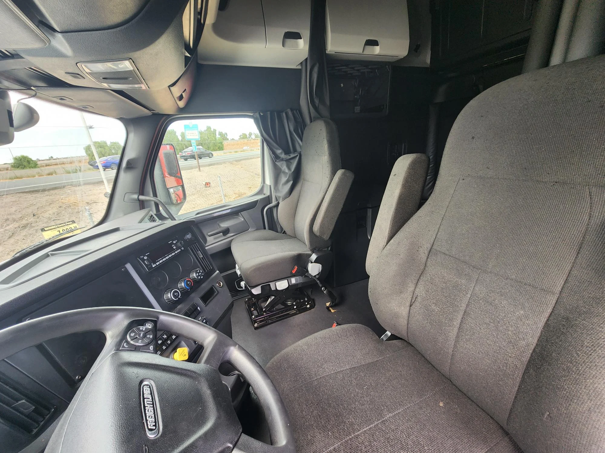 2023 Freightliner Cascadia in French Camp, CA — photo 14