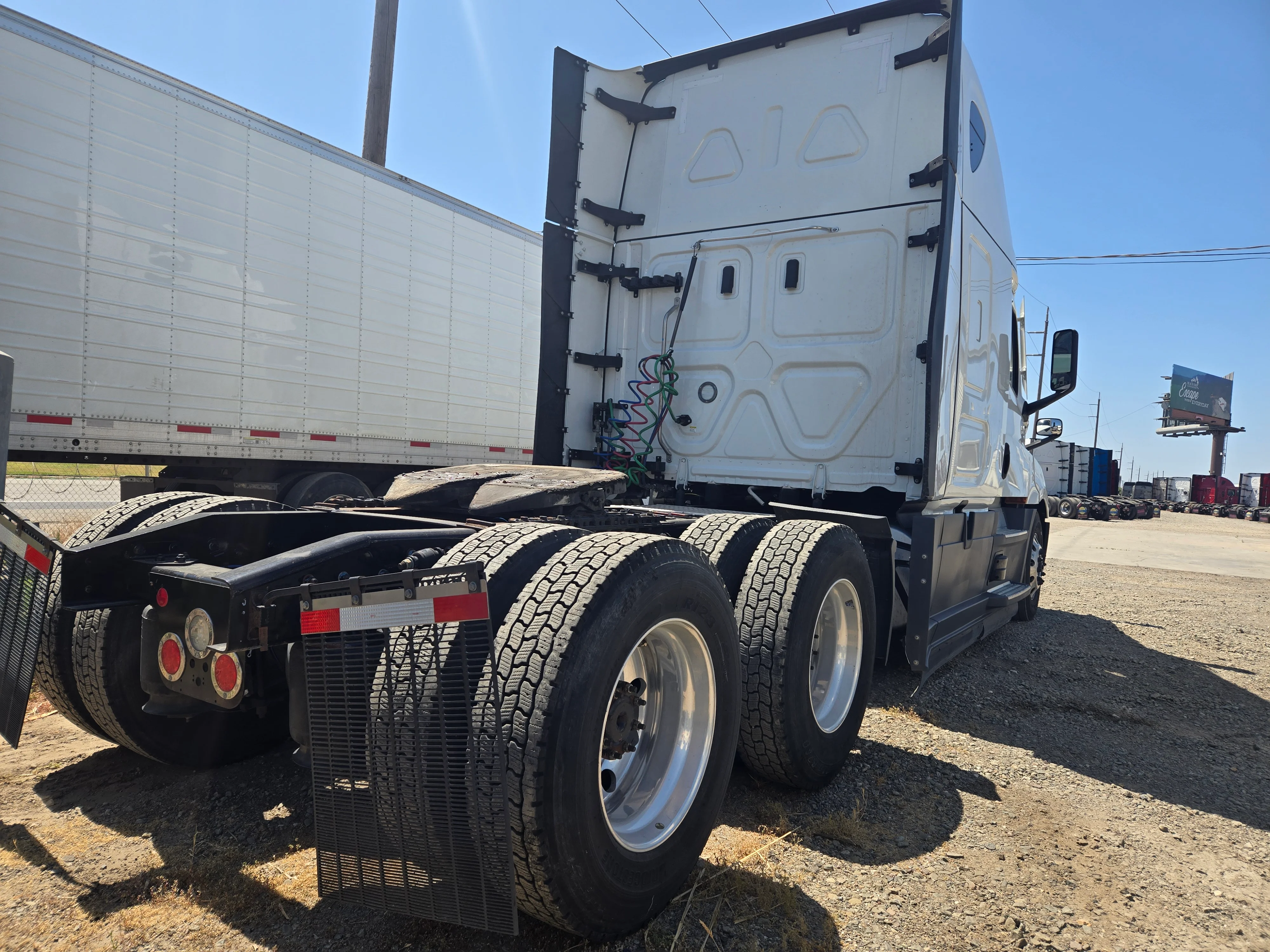 2023 Freightliner Cascadia in French Camp, CA — photo 4
