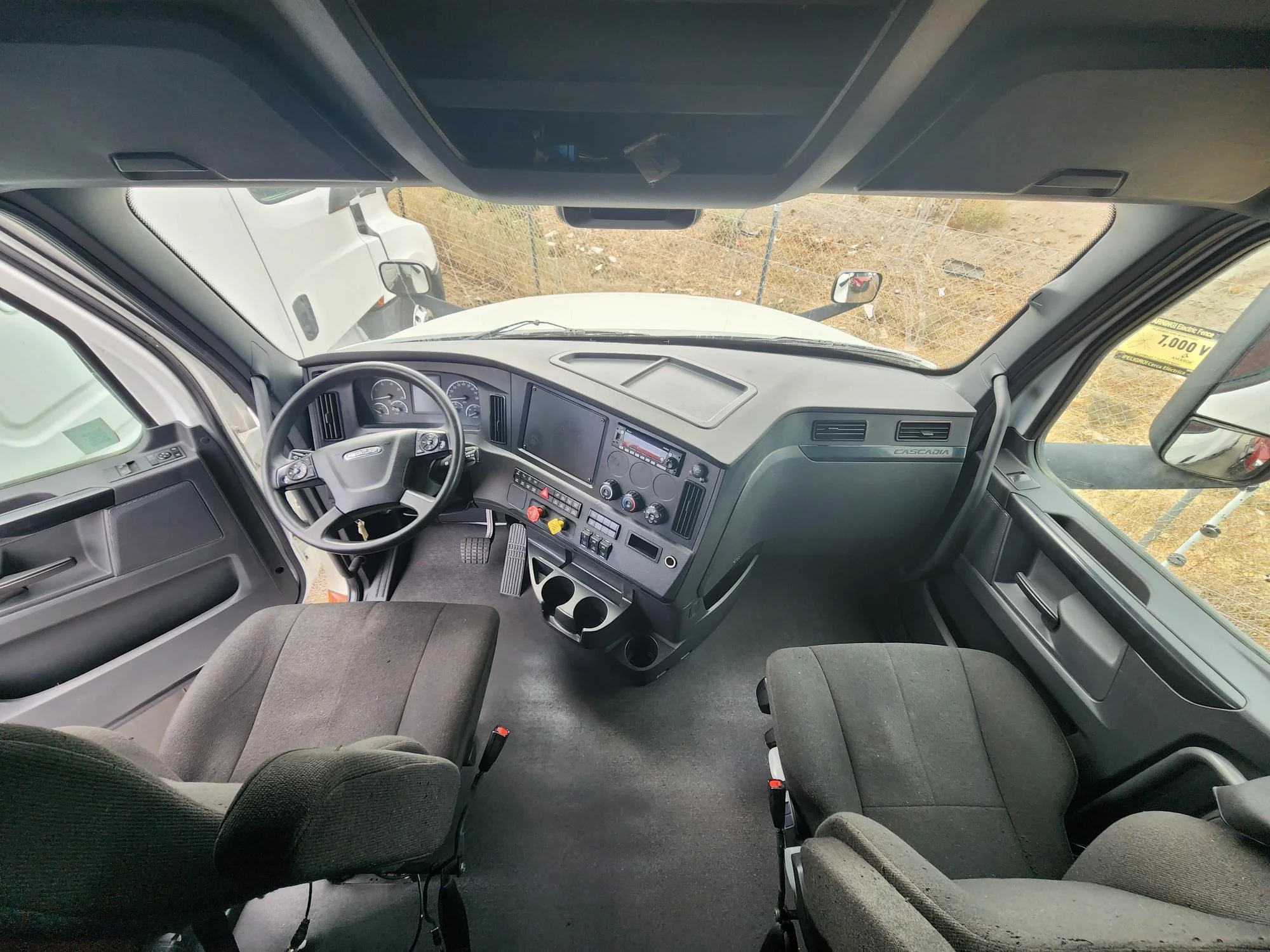 2023 Freightliner Cascadia in French Camp, CA — photo 11