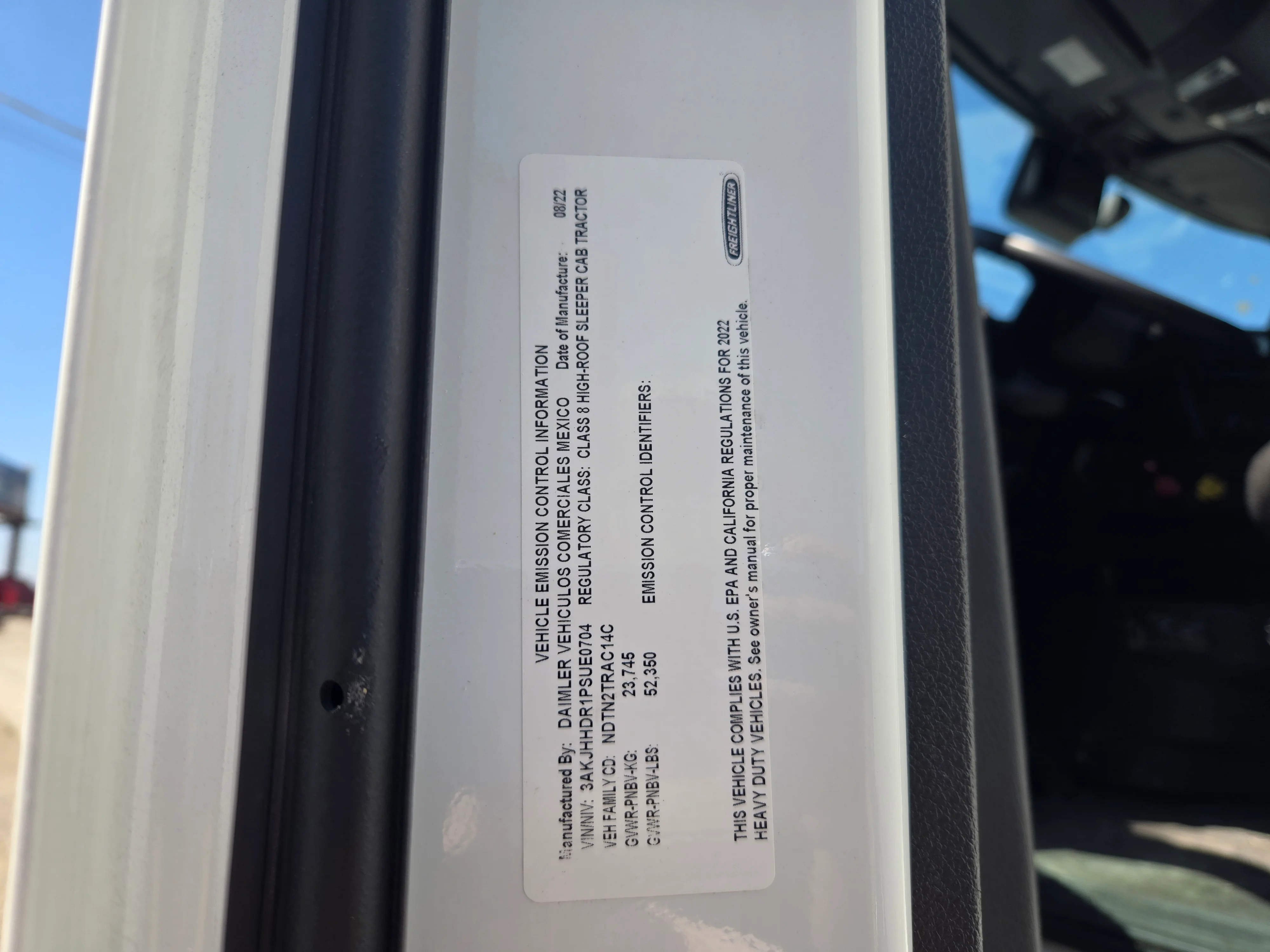 2023 Freightliner Cascadia in French Camp, CA — photo 8