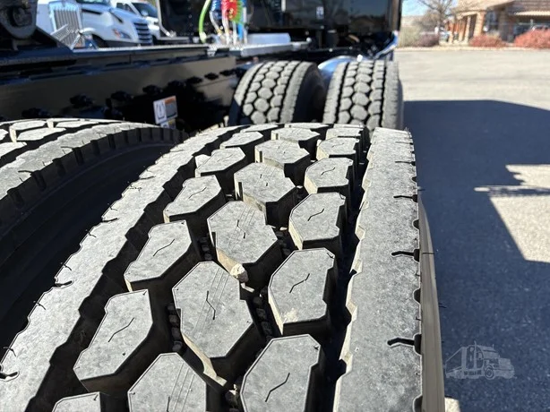 2027 Peterbilt 567 - image 25