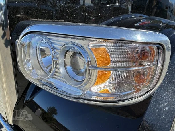 2027 Peterbilt 567 - image 23