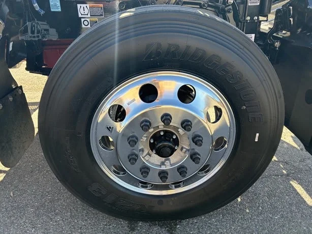 2027 Peterbilt 567 - image 21