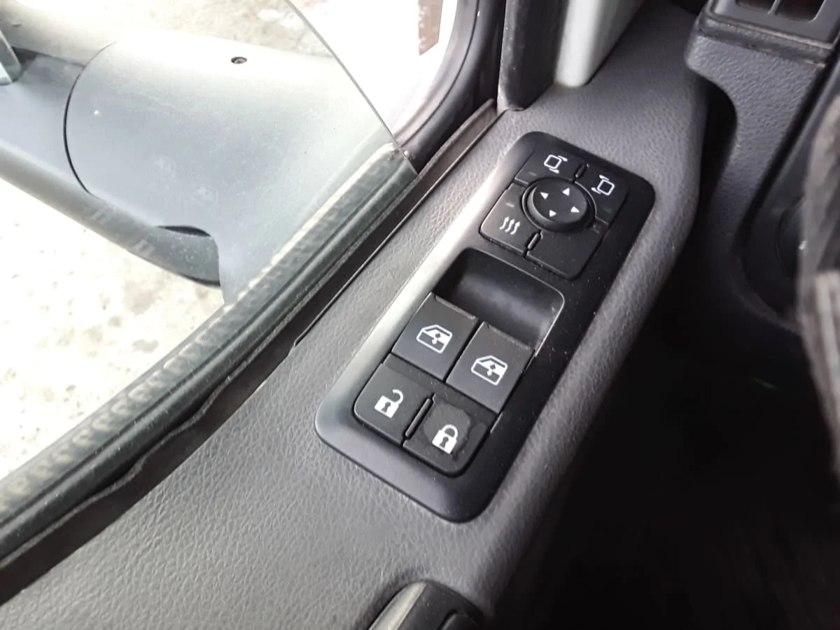 2019 International LT in Hilliard, OH — photo 11