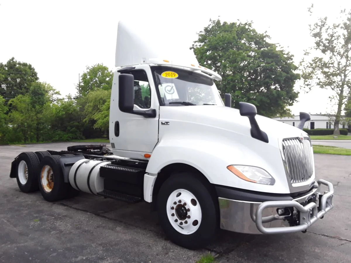 2019 International LT in Hilliard, OH — photo 3
