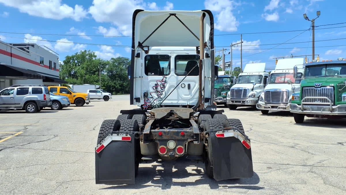 2019 Freightliner Cascadia in Warwick, RI — photo 5