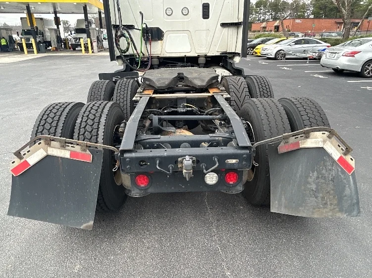 2023 International LT in Atlanta, GA — photo 6