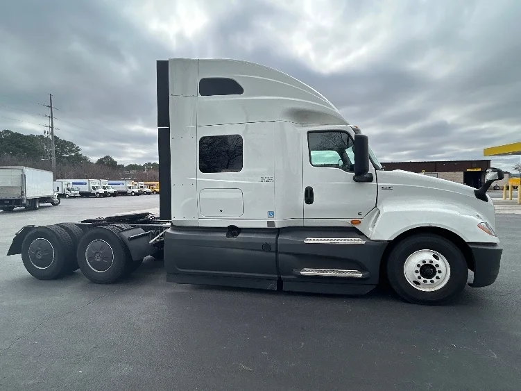 2023 International LT in Atlanta, GA — photo 8