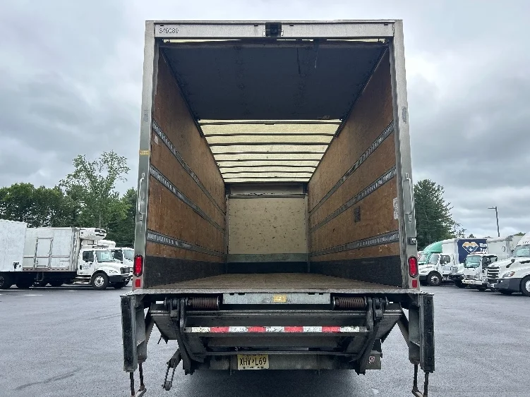 2020 Hino 268 in South Plainfield, NJ — photo 8