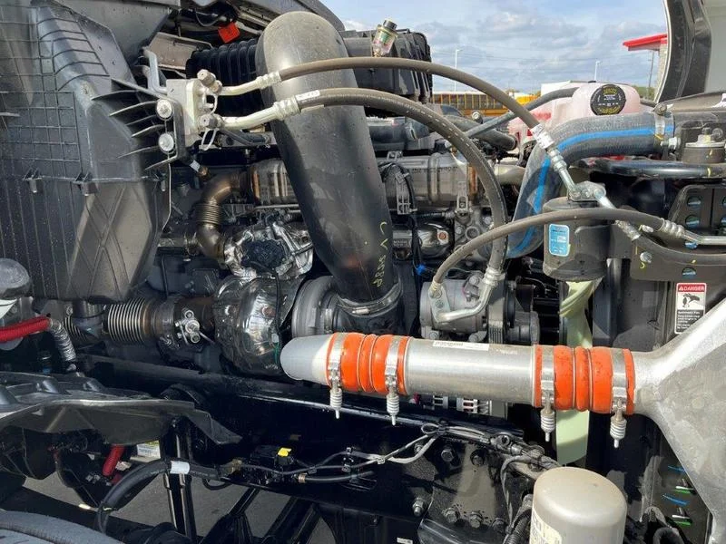 2027 Freightliner Cascadia - image 10