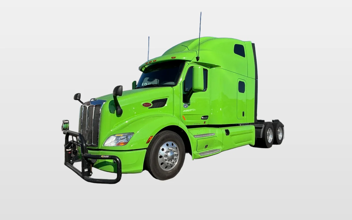2022 PETERBILT 579 - image 1