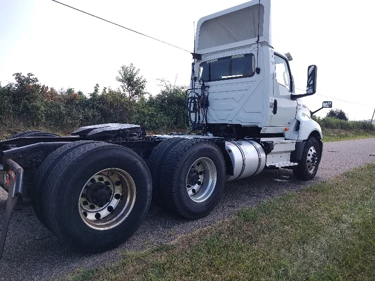 2019 International LT in Akron, OH — photo 7