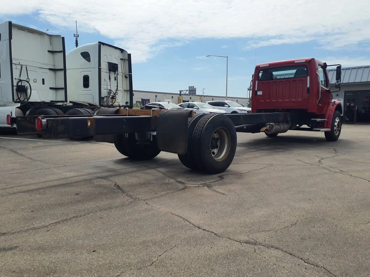 2019 Freightliner M2 106 in Oak Creek, WI — photo 4