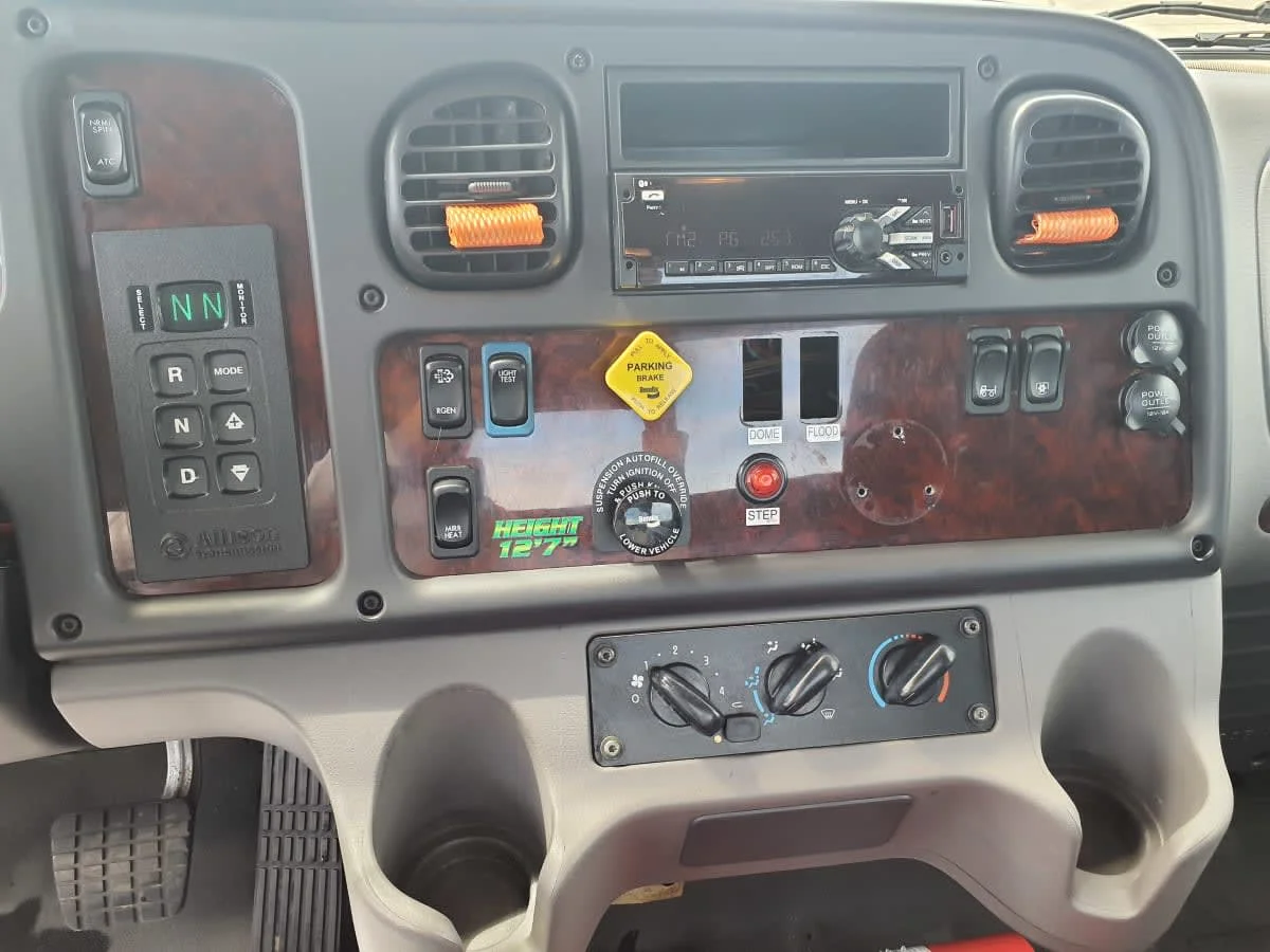 2019 Freightliner M2 106 in Oak Creek, WI — photo 12