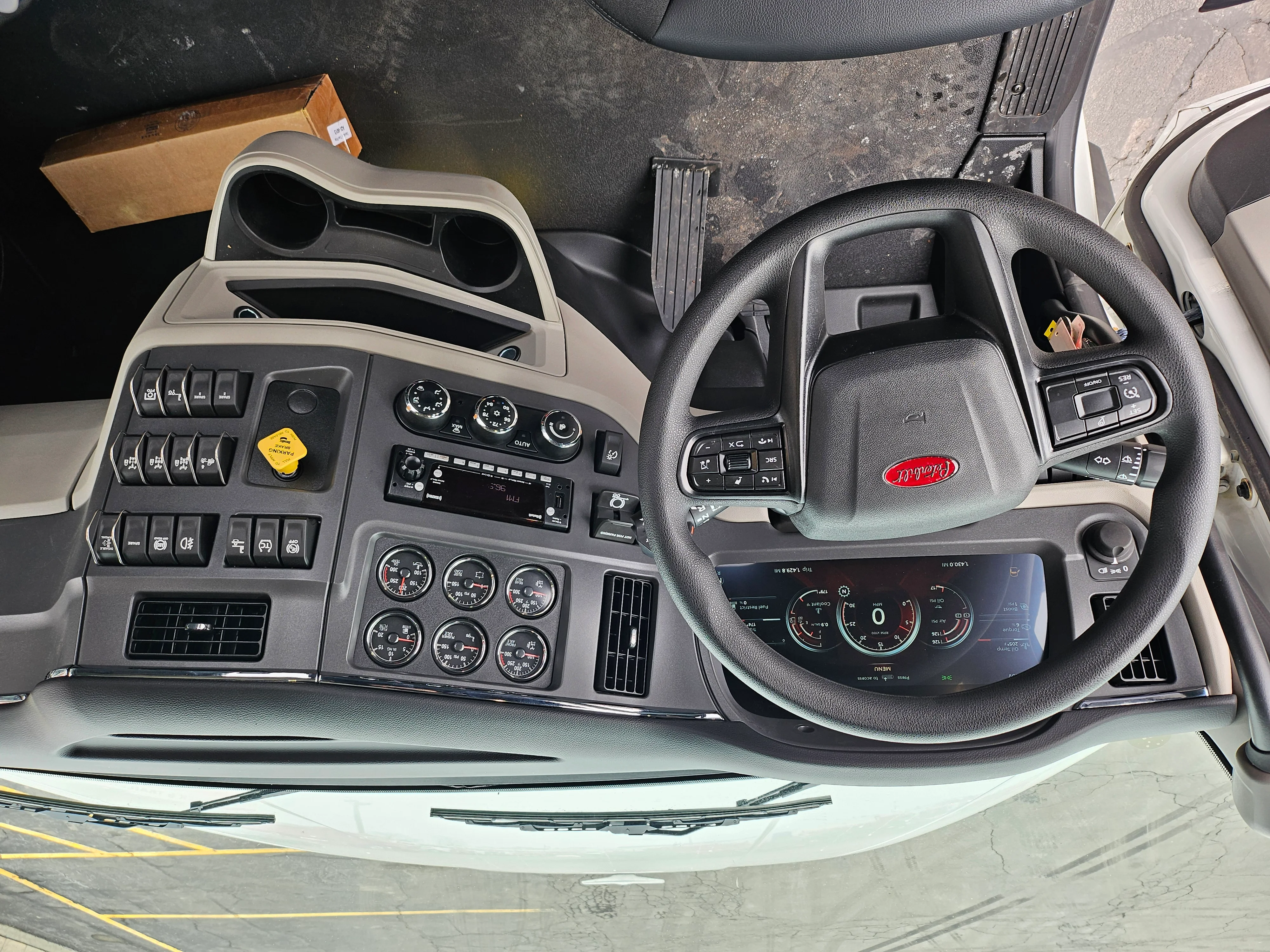 2025 Peterbilt 567 - image 7