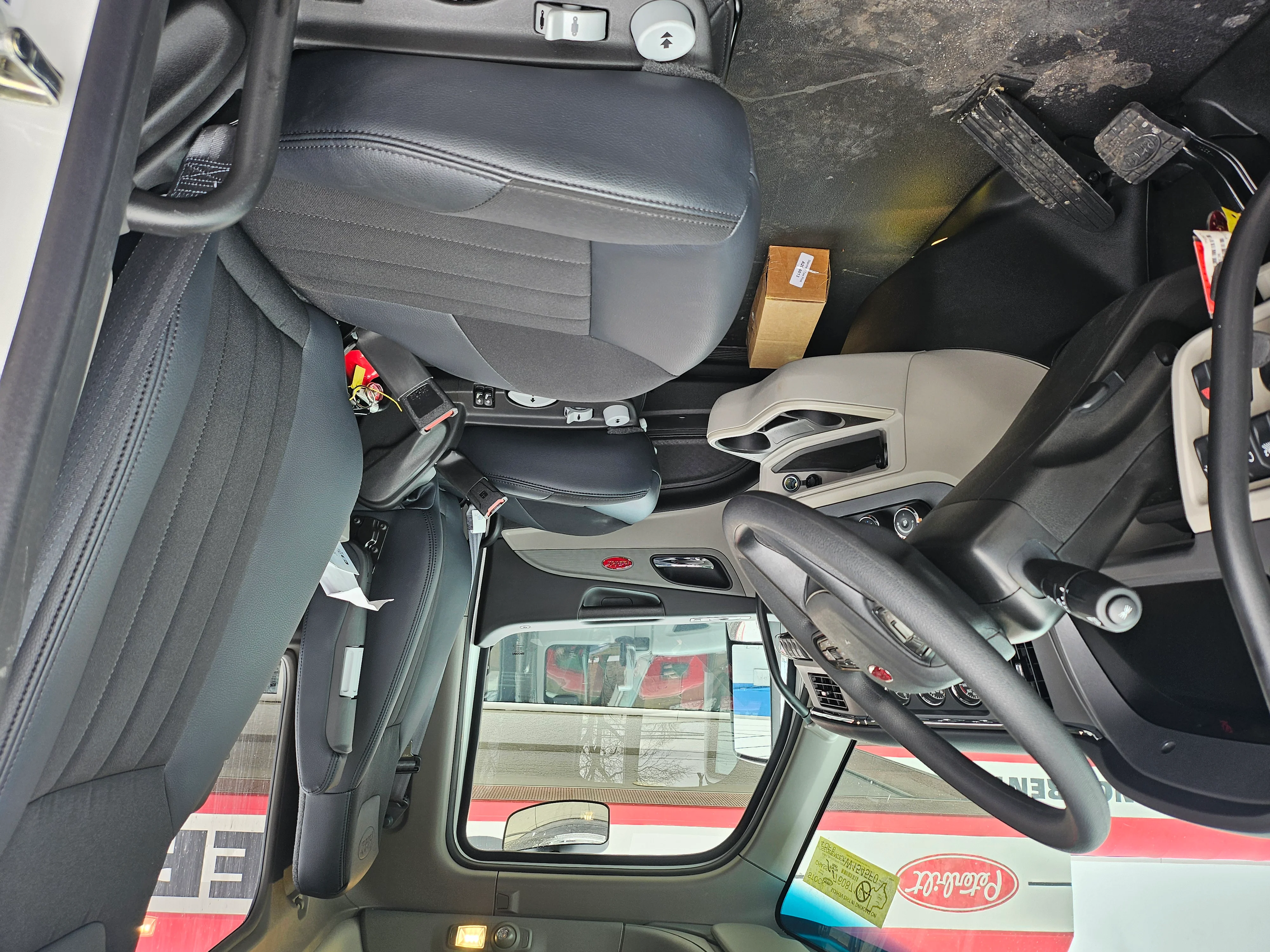 2025 Peterbilt 567 - image 6