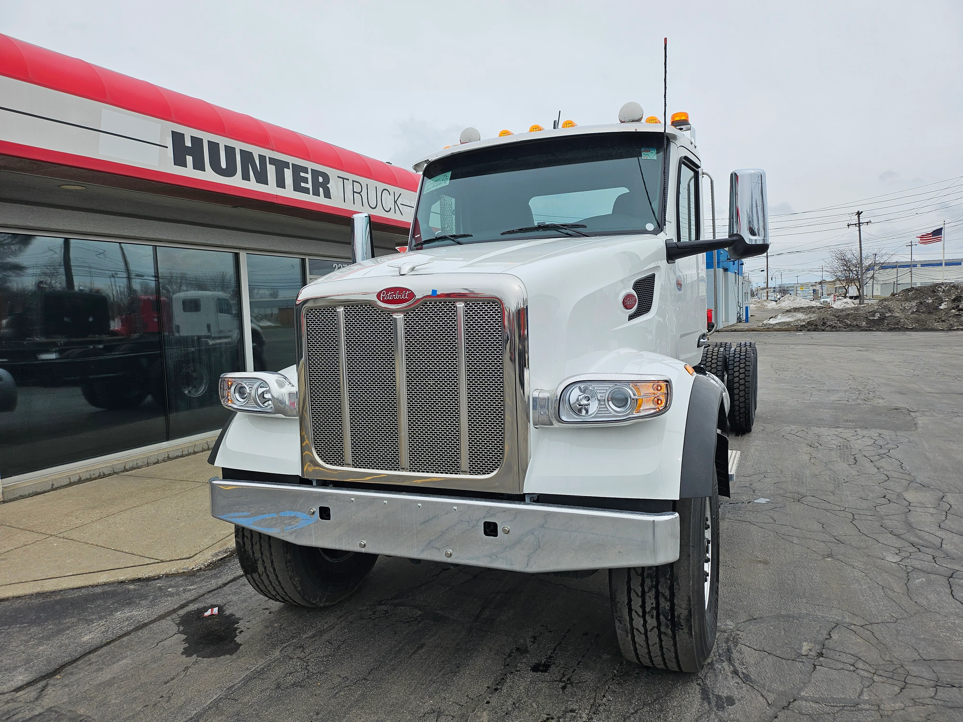 2025 Peterbilt 567 in BUFFALO, NY