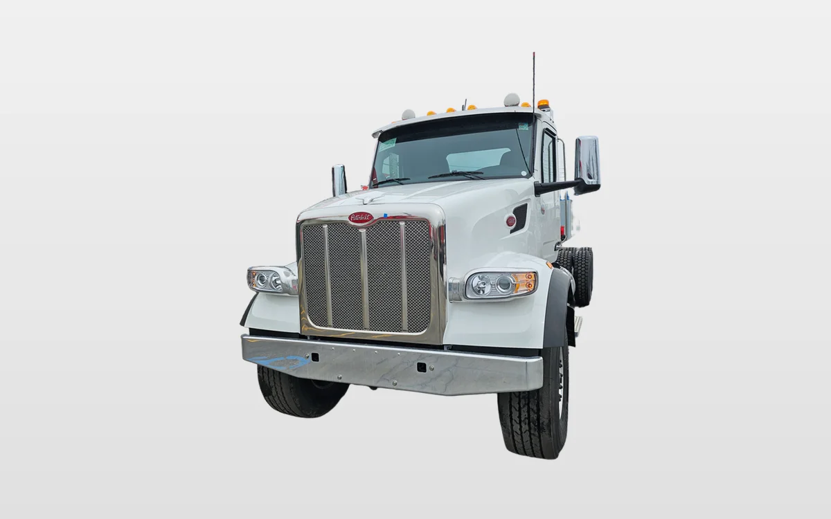 2025 Peterbilt 567 - image 1