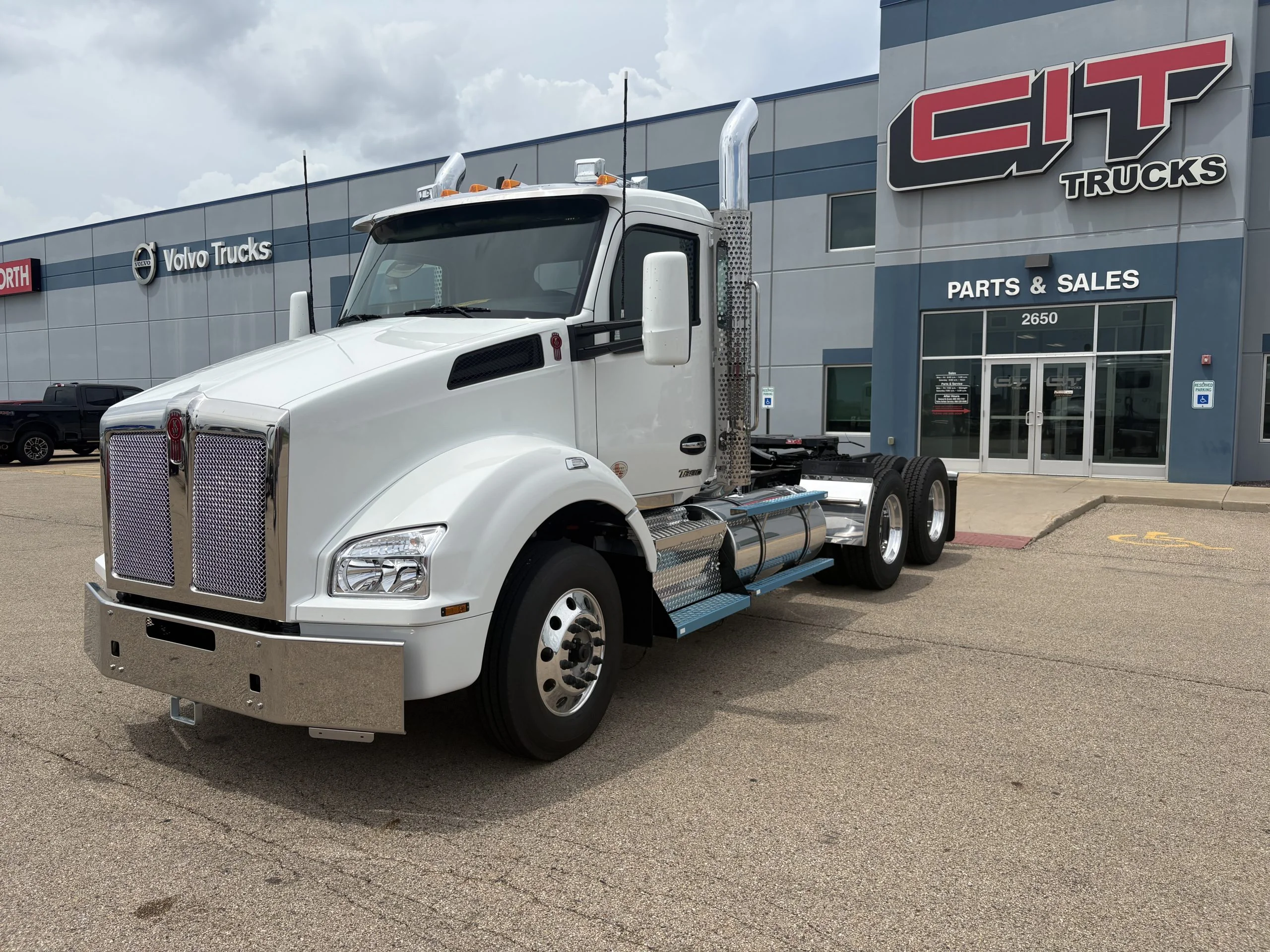 2027 Kenworth T880 in Peru, IL