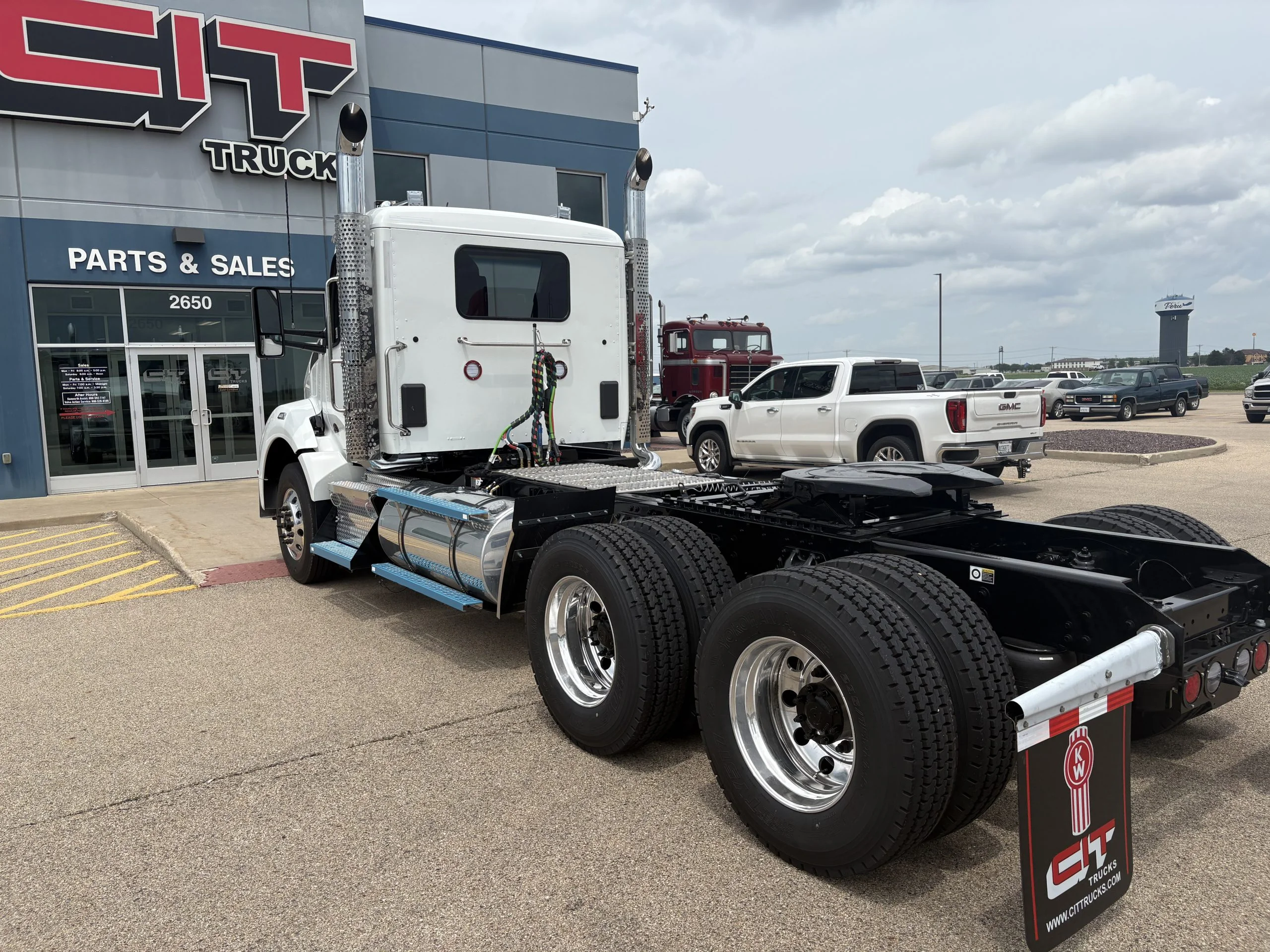 2027 Kenworth T880 in Peru, IL — photo 6