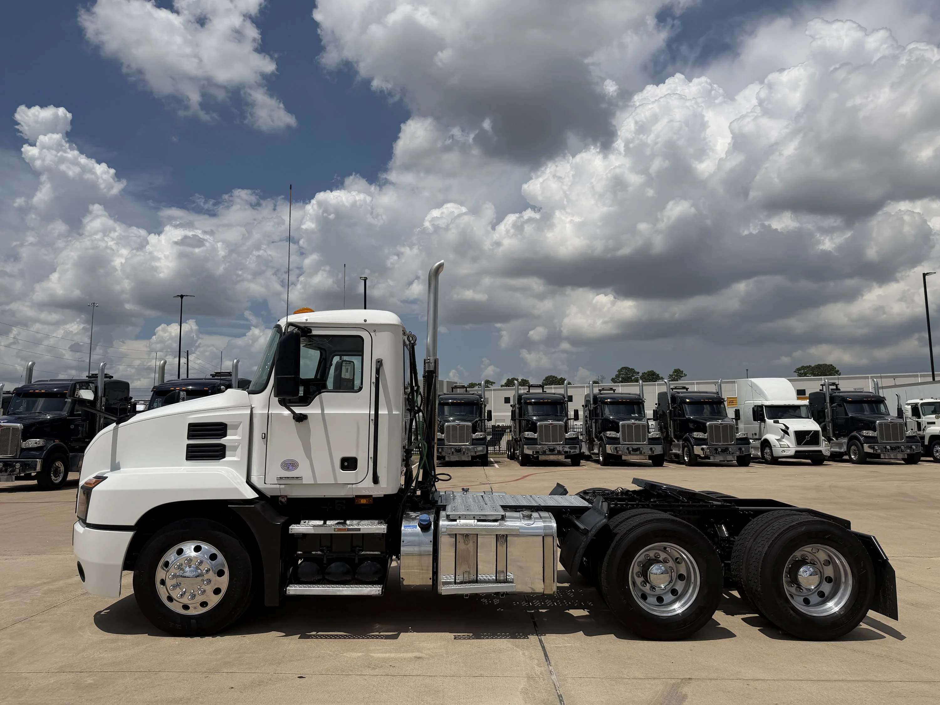 2019 Mack Anthem in Houston, TX — photo 8