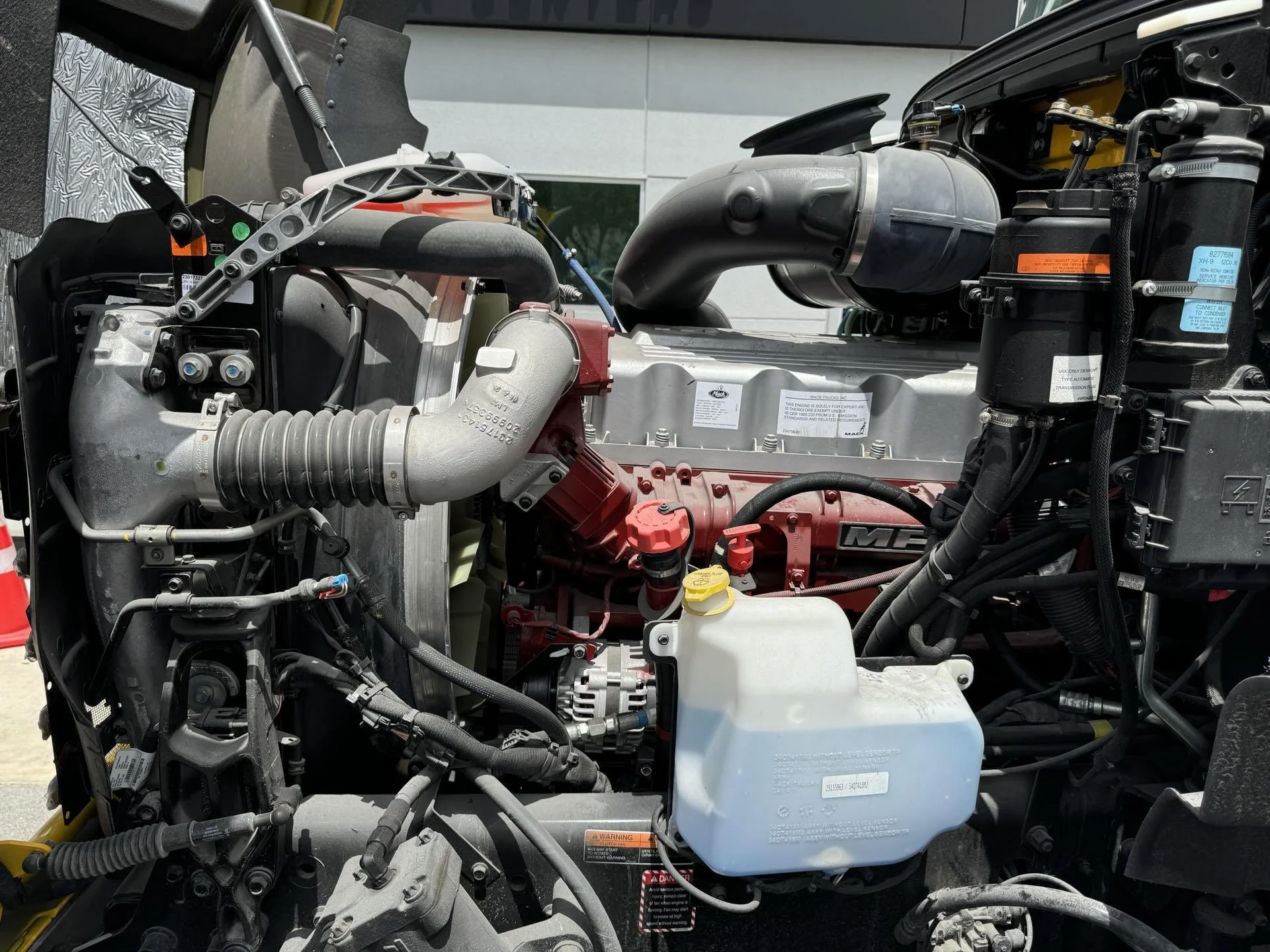 2023 Mack Granite - image 12