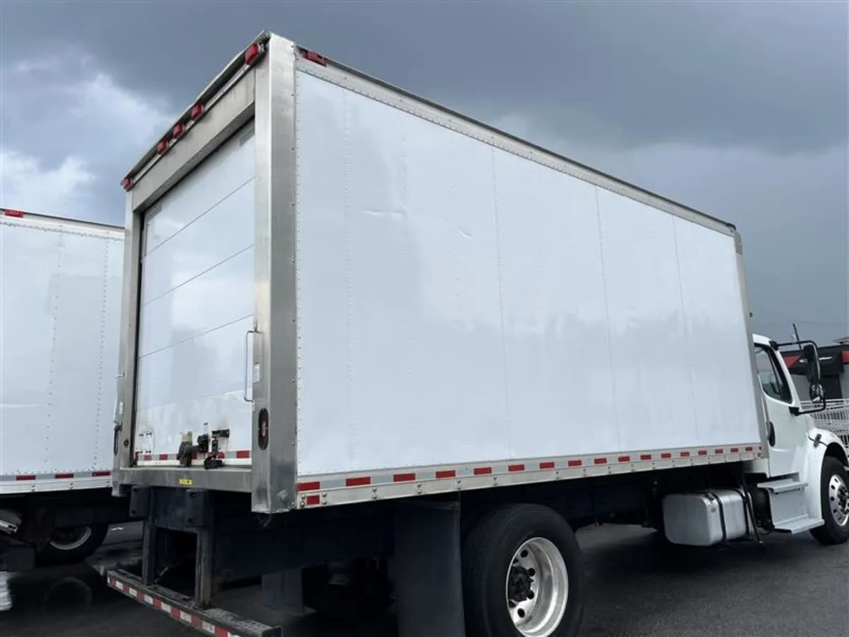 2020 Freightliner M2 106 in Beltsville, MD — photo 4