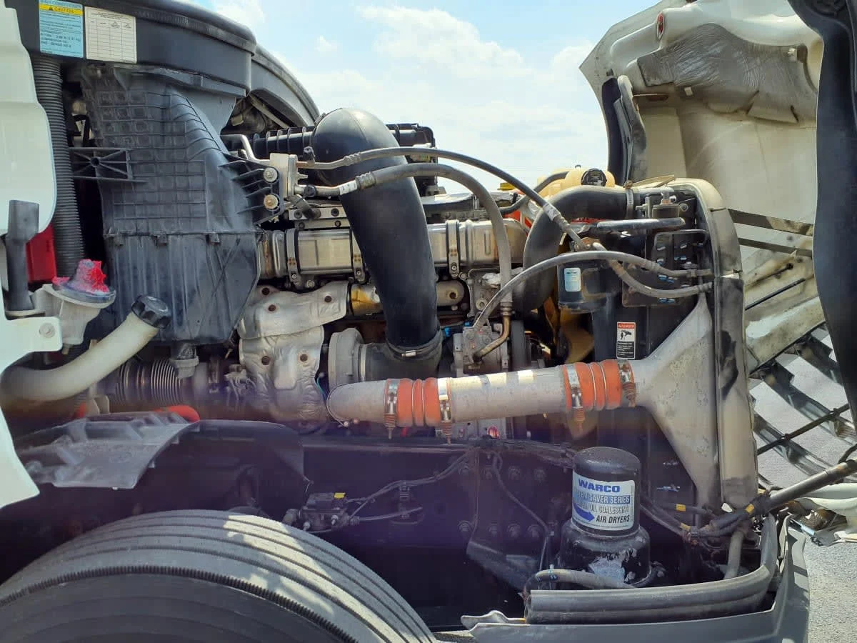 2019 Freightliner Cascadia in Clarksville, IN — photo 11