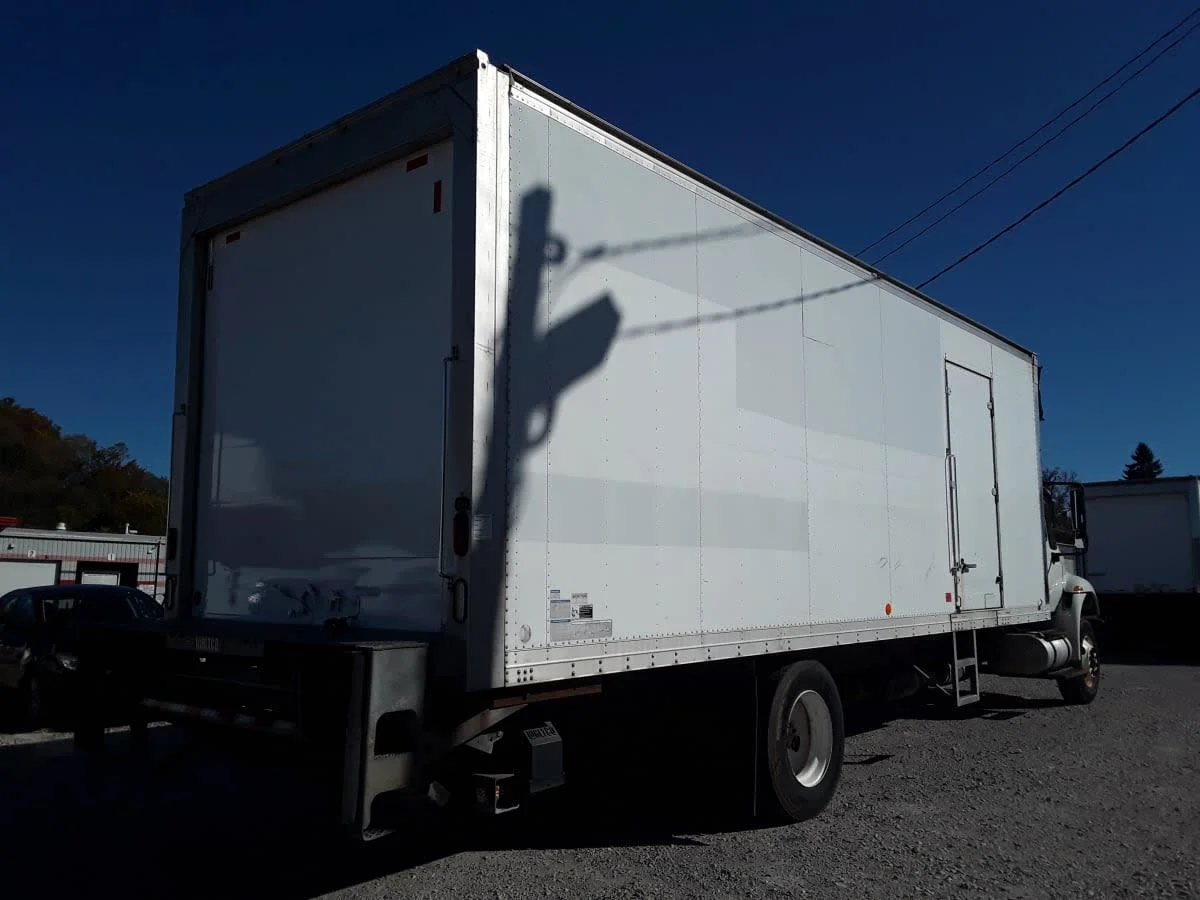 2016 International 4300 in Pittsburgh, PA — photo 4