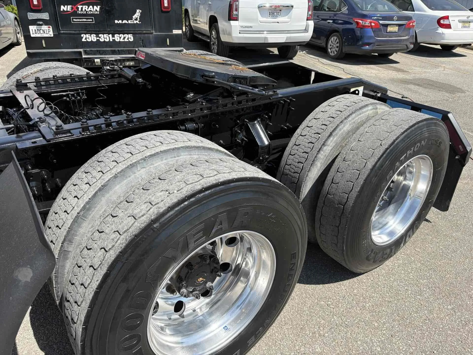 2023 Mack Anthem - image 9