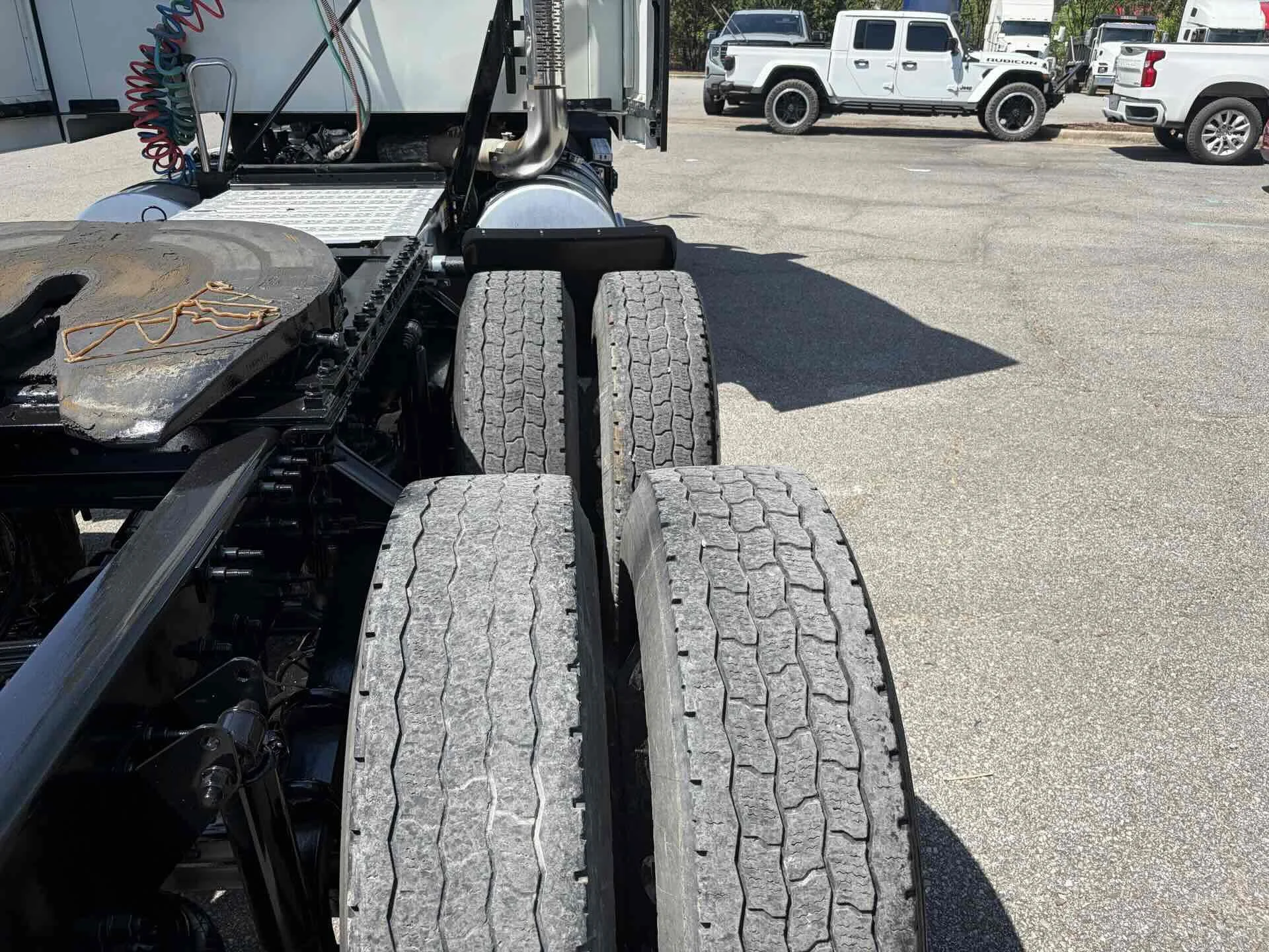 2023 Mack Anthem - image 7