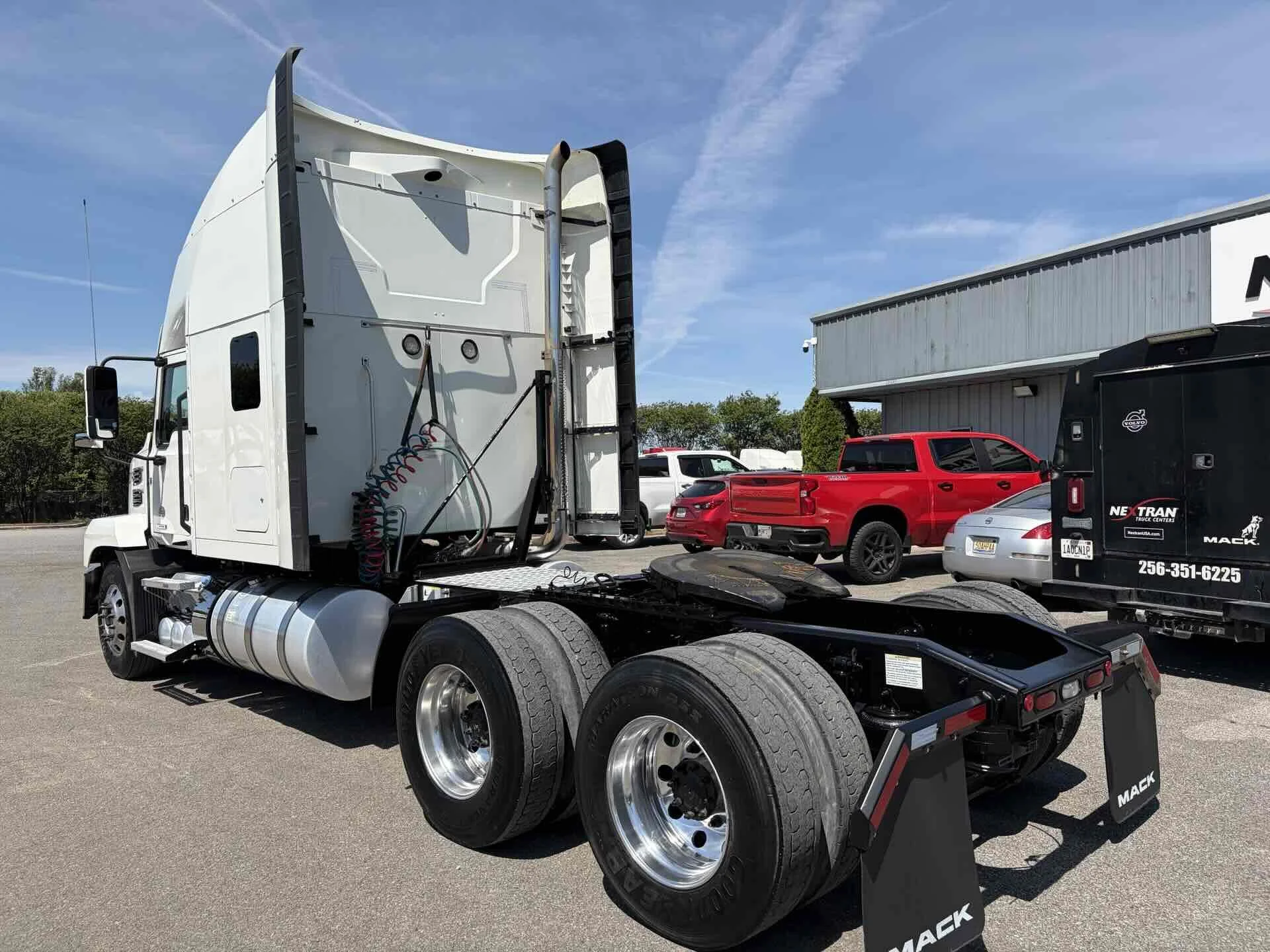 2023 Mack Anthem - image 5