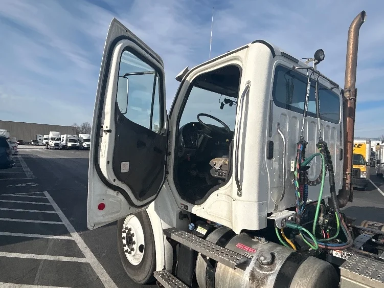 2020 Freightliner M2 112 - image 9