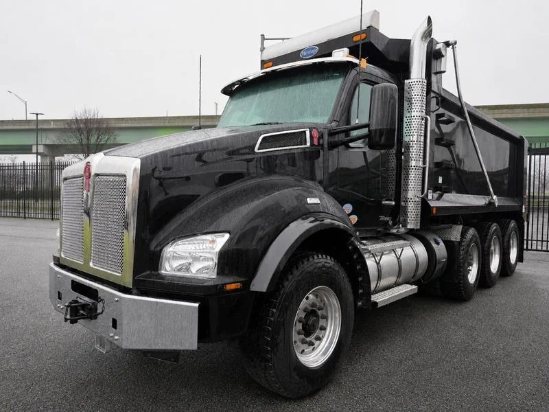 2025 Kenworth T880