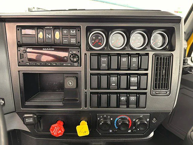 2023 Mack Anthem in London, OH — photo 12
