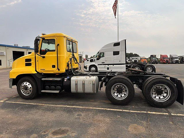 2023 Mack Anthem in London, OH — photo 8