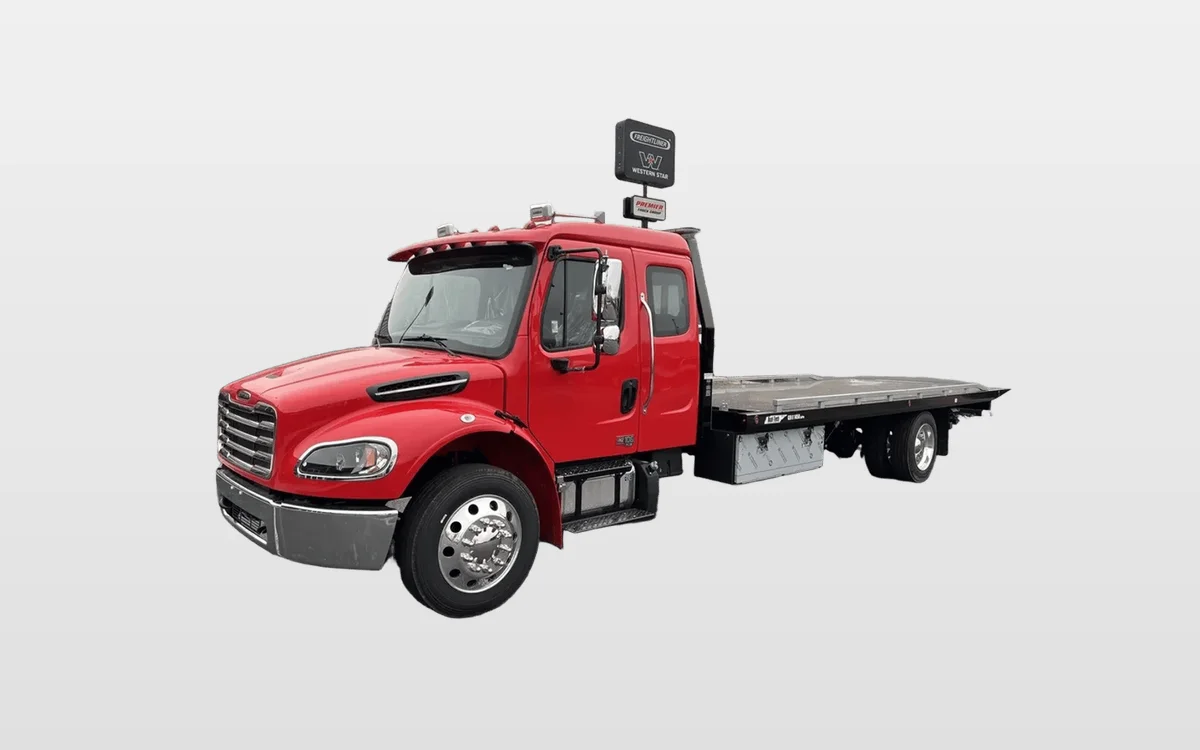 2025 Freightliner M2 106 - image 1