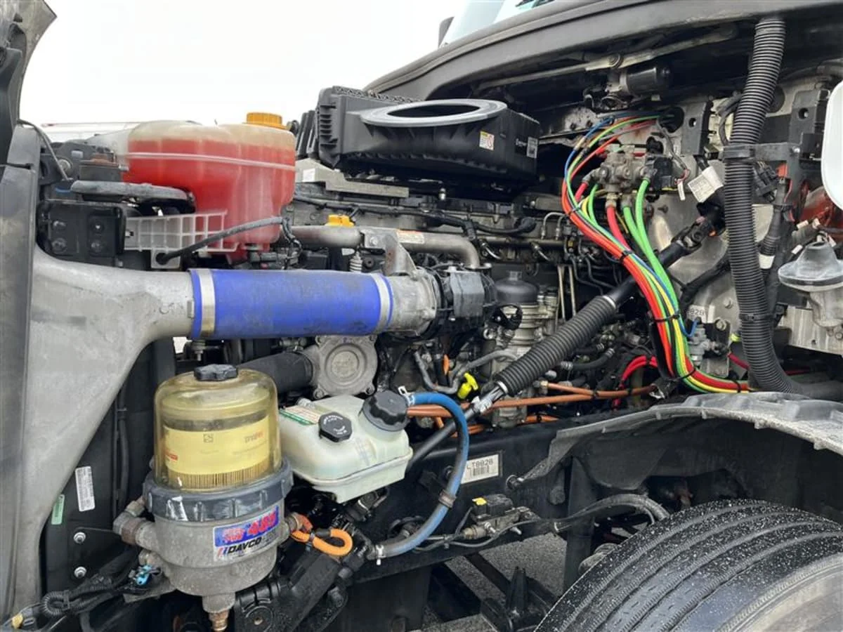 2020 Freightliner Cascadia in Beltsville, MD — photo 8