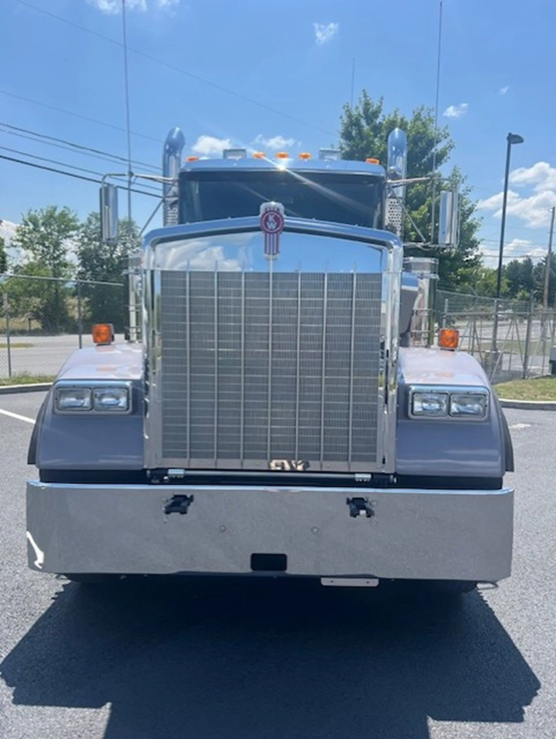 2027 Kenworth W900 in Hagerstown, MD — photo 2