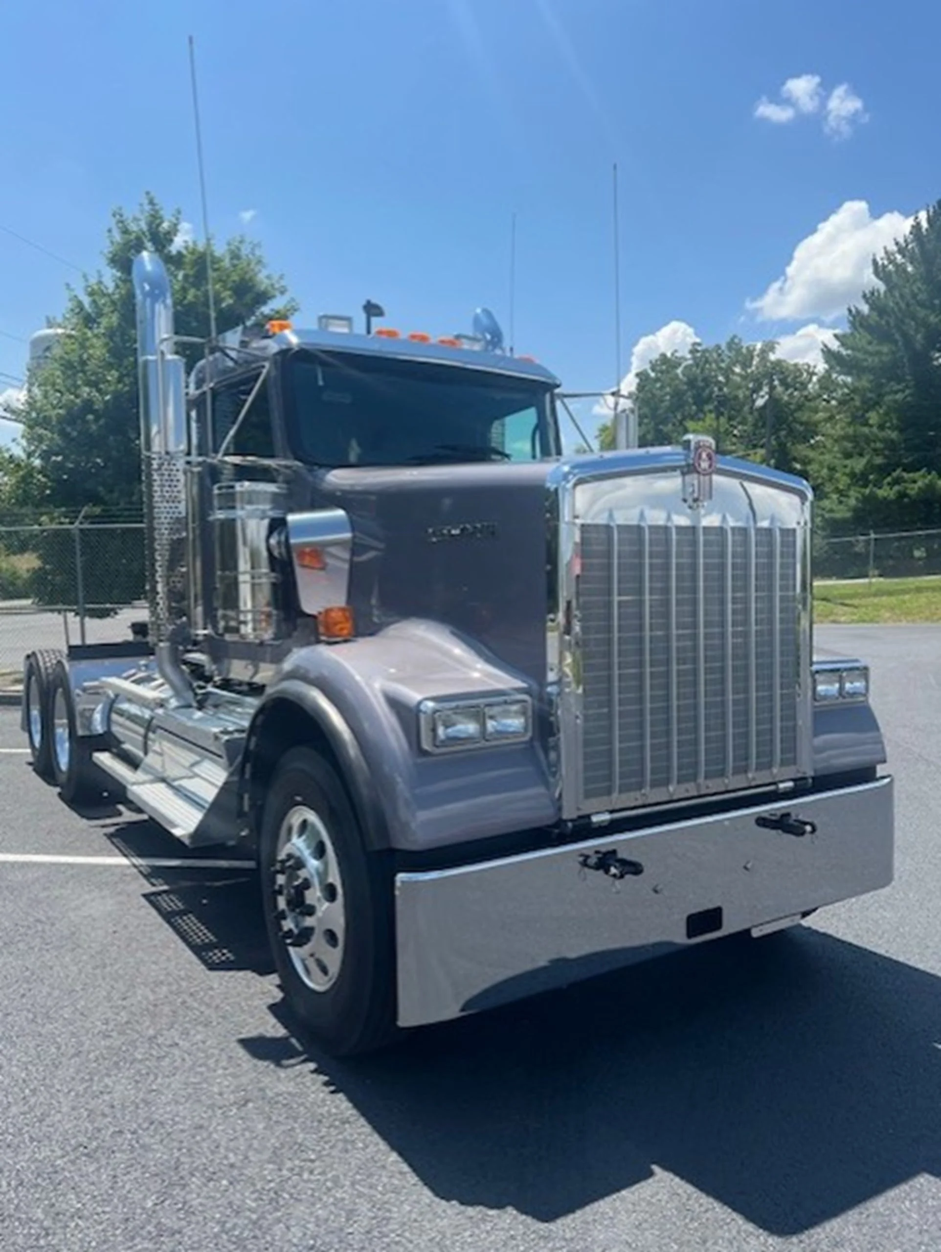 2027 Kenworth W900 in Hagerstown, MD — photo 3