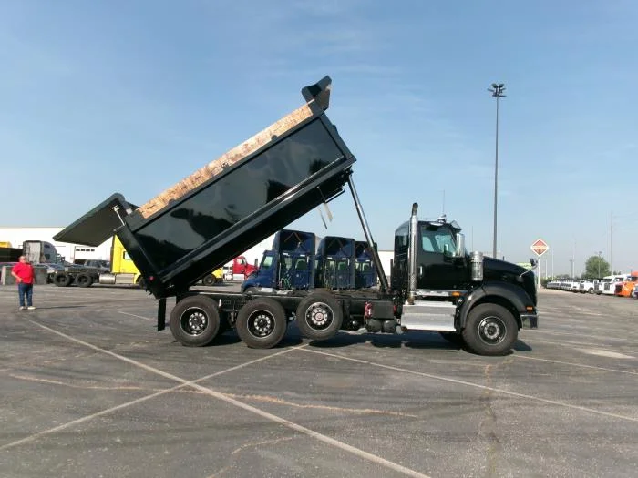 2026 International HX — photo 11