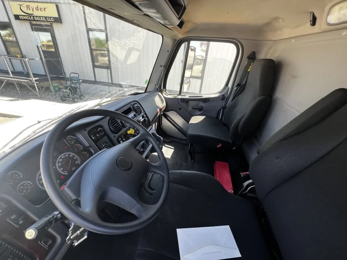 2022 Freightliner M2 106 in West Sacramento, CA — photo 7