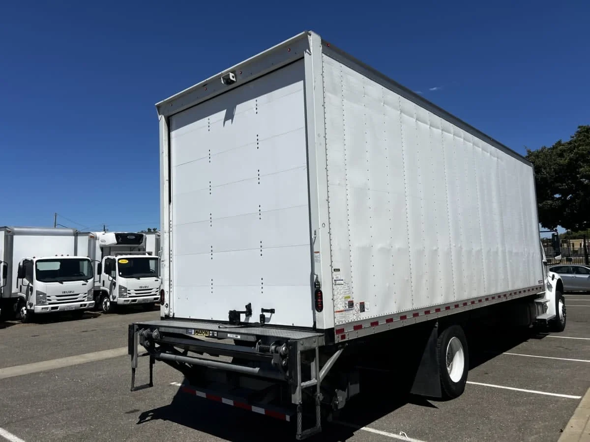 2022 Freightliner M2 106 in West Sacramento, CA — photo 4