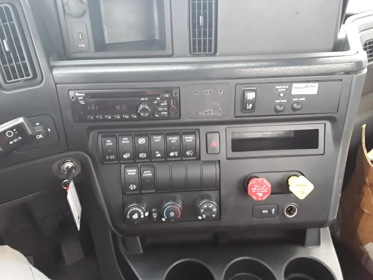 2020 International LT in Hilliard, OH — photo 9