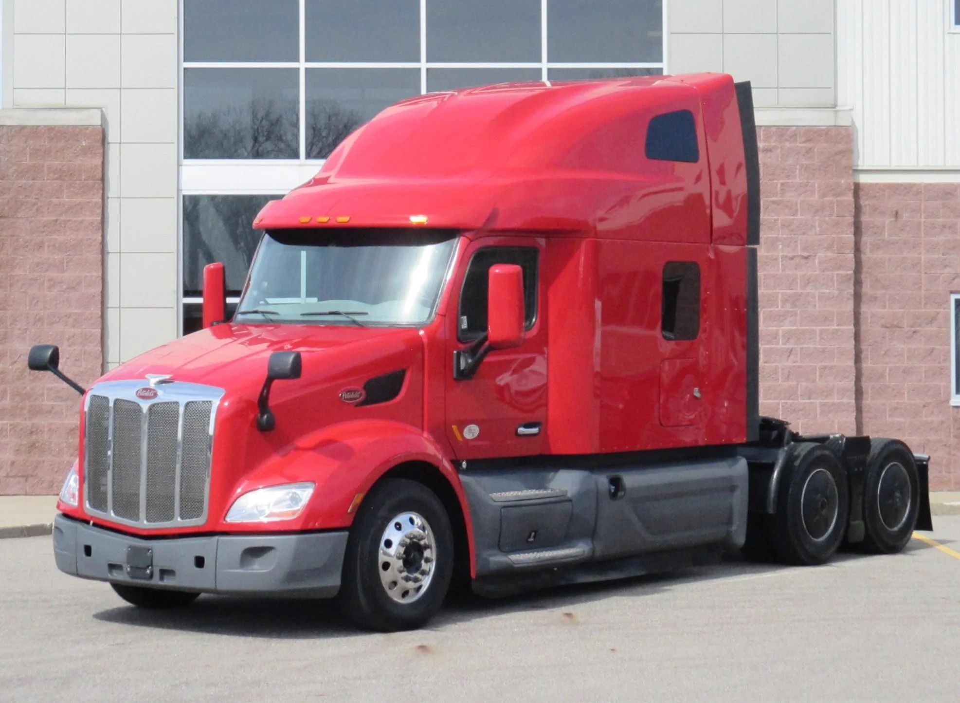 2022 Peterbilt 579 in MI — photo 2